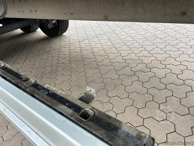 Semiremorcă cu podea mobilă KRAKER CF-Z Schubboden 92m³ Sehr sauber