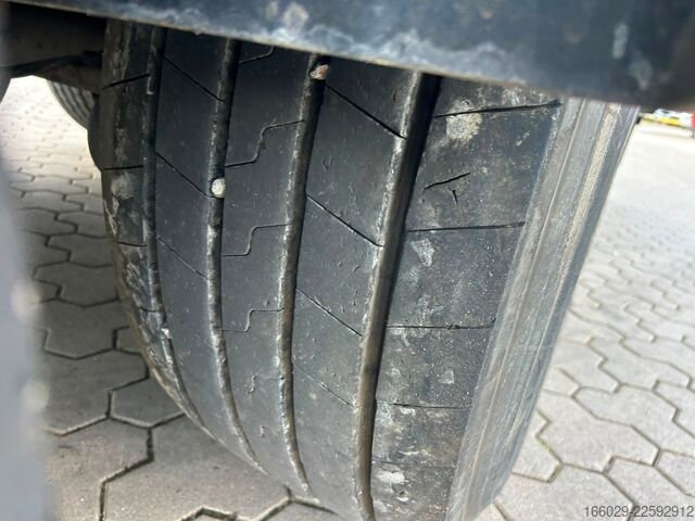 Semiremorcă cu podea mobilă KRAKER CF-Z Schubboden 92m³ Sehr sauber