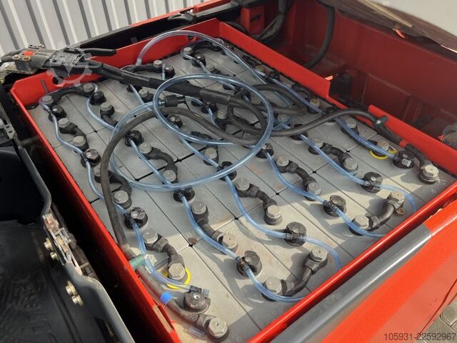 Stivuitor electric cu 4 roți Linde E16PH-02
