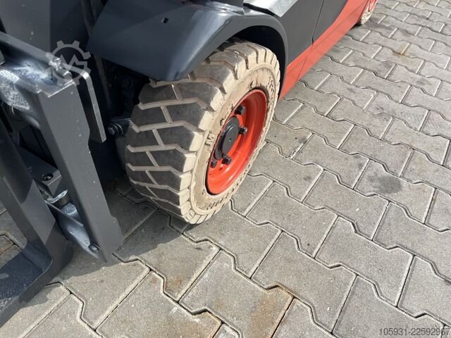 Stivuitor electric cu 4 roți Linde E16PH-02