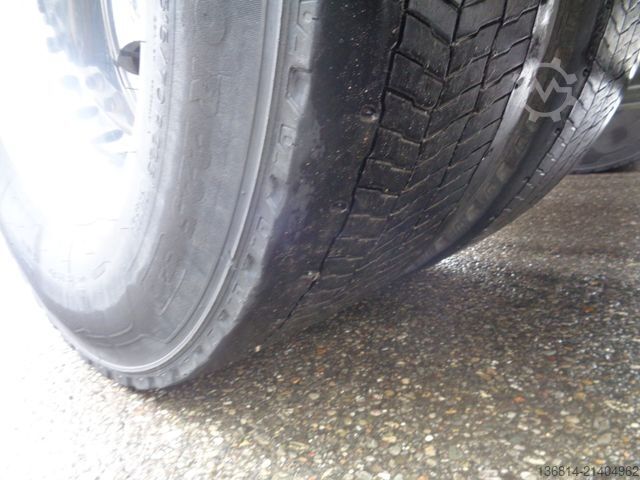 Standard nyergesvontató MAN TGX 18.460 BL Silokompressor Retarder