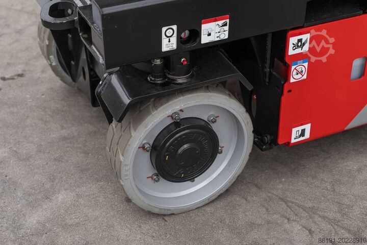 Elevador de tesoura Manitou SE 1008