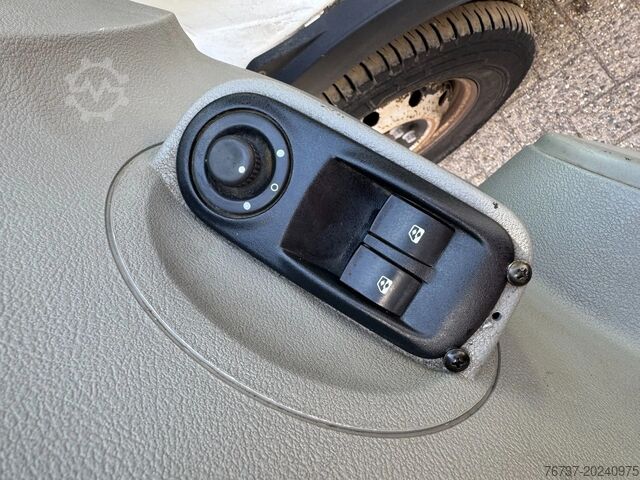 Bestelwagen dubbele cabine Renault Master **DCI100-AIRCO**