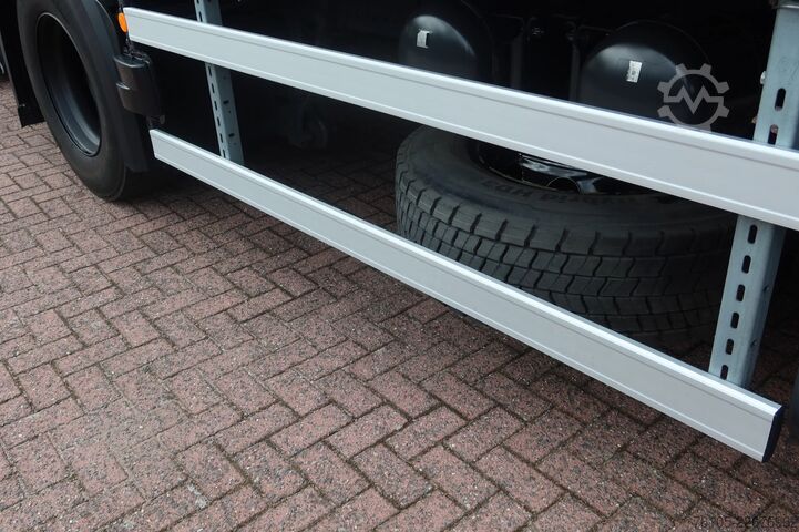 Kufr Mercedes-Benz Actros 1842 L bak+ klep B.A.R. 2000 kg