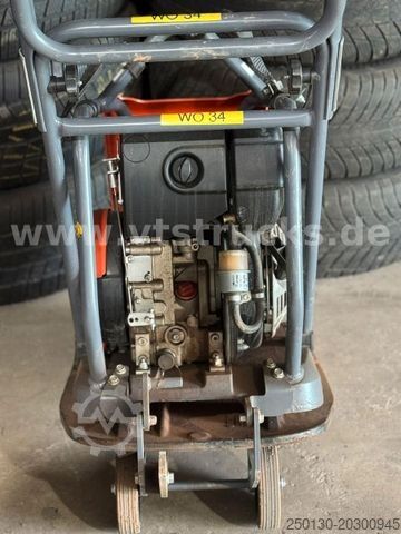 Compactador HYUNDAI LF 130 Rüttelplatte LF 130