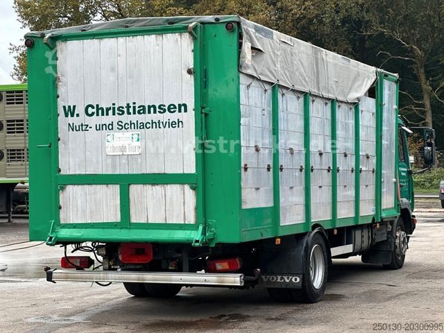 Camião para gado VOLVO FL 6 220 Viehaufbau