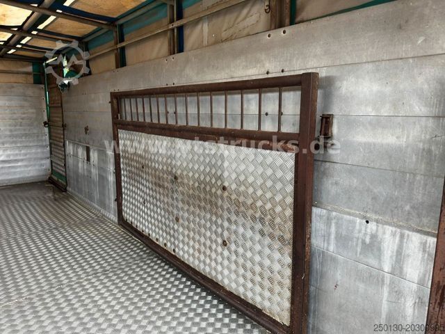 Viehtransporter LKW VOLVO FL 6 220 Viehaufbau