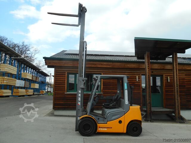 Gabelstapler Jungheinrich DFG 425s Triplex 4,4m + SS + 4. Kreis