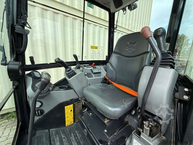 Minikotró BOBCAT E26 / 2021 BJ / 2 x Löffel / 1.375 H