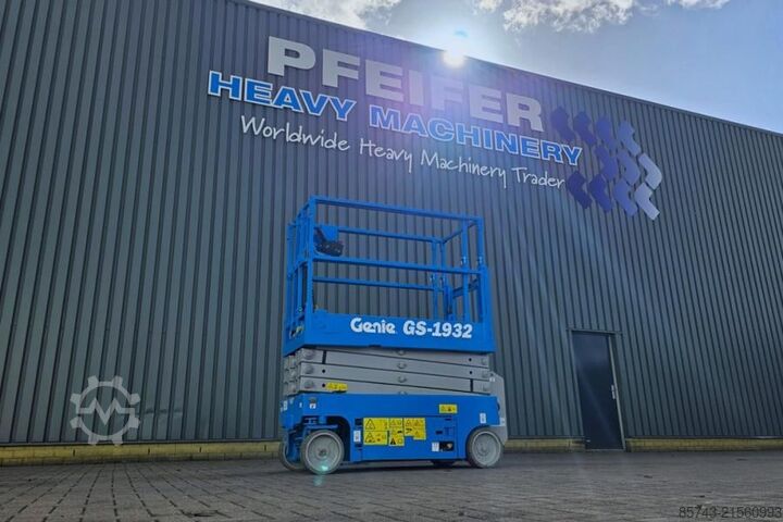 Podnośnik nożycowy Genie GS1932 Electric, Batteries 2025, Working Height 7.