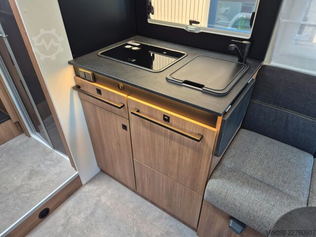 Half-integraal camper CHAUSSON 777 Titanium Line *MJ27*Arctic*Hubbett*Navi*4,1t