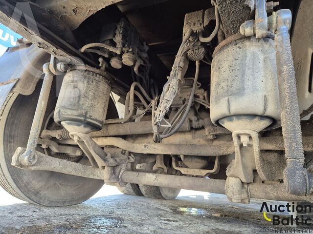 Camion de gunoi Volvo FM-300