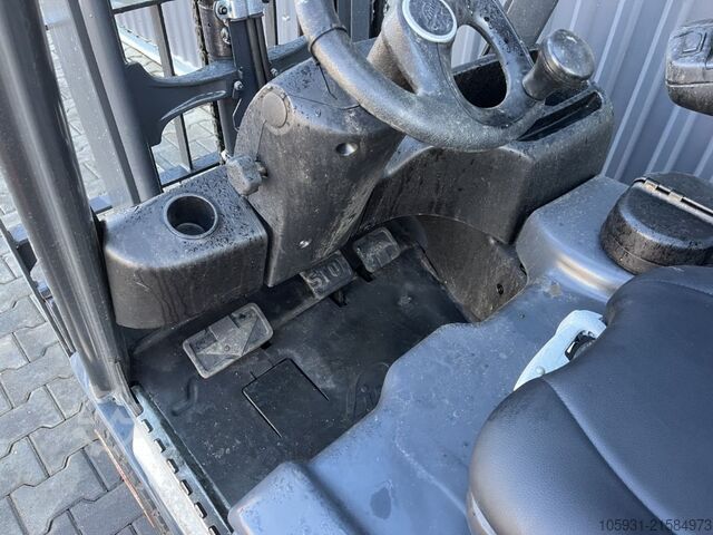 Elektrikli 3 tekerlekli forklift Linde E15-02