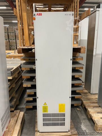 Unità di controllo ABB ACS600 ACS60403203 Frequency Converter 380-415V 397A