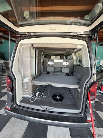 Camper Volkswagen California T6.1 Ocean 2023 | Cambio automatico | Tetto a soffietto
