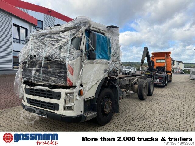 Vrachtwagenchassis Volvo FM 380 6x4 R mit Brandschaden