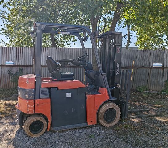 Electric - 4 wheels Toyota 7FBMF25 / batt 2022 unused