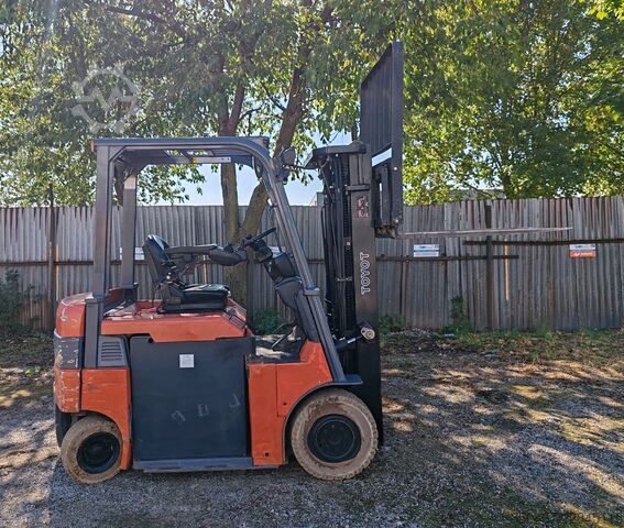 Electric - 4 wheels Toyota 7FBMF25 / batt 2022 unused