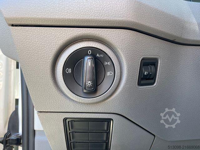Minibus VOLKSWAGEN CRAFTER 2.0 TDI 8 SITZER KLIMAAUTO. HECKLIFT
