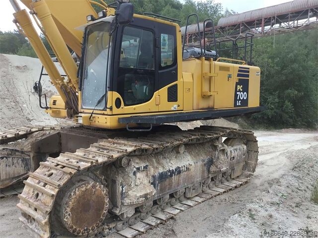  Komatsu PC700LC-8
