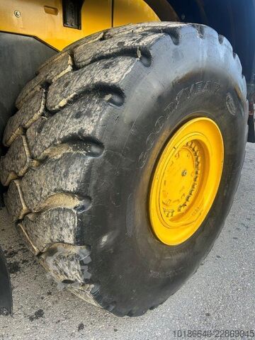  Komatsu WA500-8E0