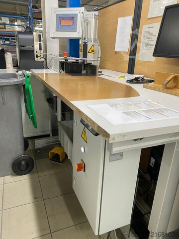 Formadora de cubiertas para libros de tapa dura Kolbus DA-270 Casemaker