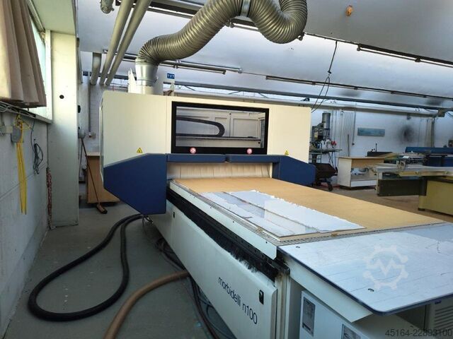CNC obráběcí centrum SCM Morbidelli N100