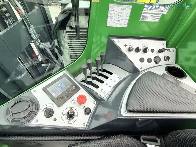 Wózek widłowy czterokierunkowy Combilift C4500 WIDE FORK POSITIONER DIESEL DUPLEX