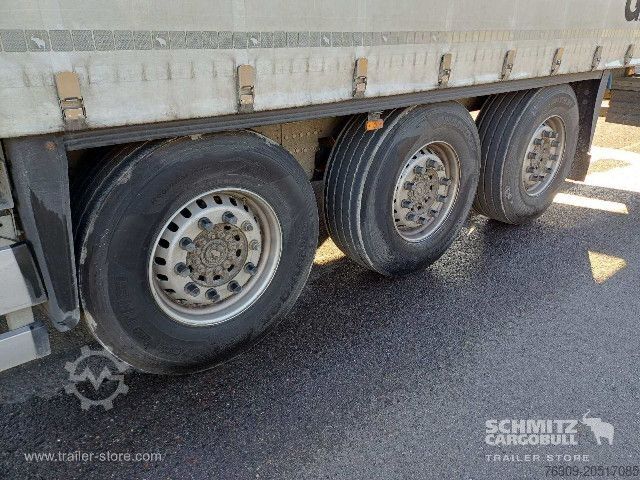 Öppen semitrailer med kapell Schmitz Cargobull Curtainsider Standard Getränke