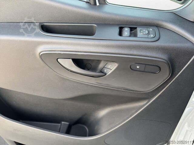 Panelvan Mercedes-Benz Sprinter 215 CDI Kasten AHK AUT Akustikglas Kam.