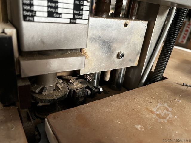 DOUBLE IVICA MAŠINA ZA IVICE FRAVOL VSR