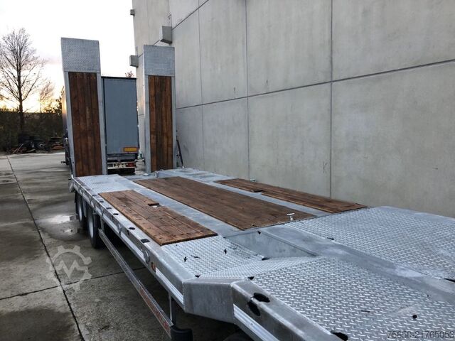 Low loader trailer Möslein T 4 VB H1 1 neuer 4 Achs Tieflader hydraulischen Rampen