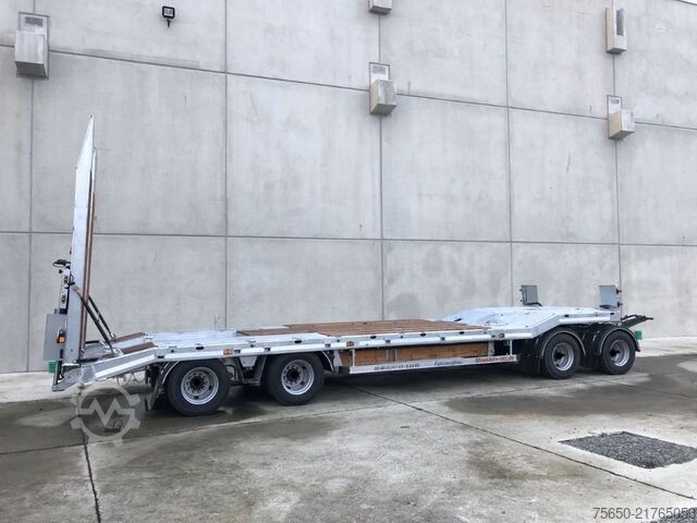 Low loader trailer Möslein T 4 VB H1 1 neuer 4 Achs Tieflader hydraulischen Rampen