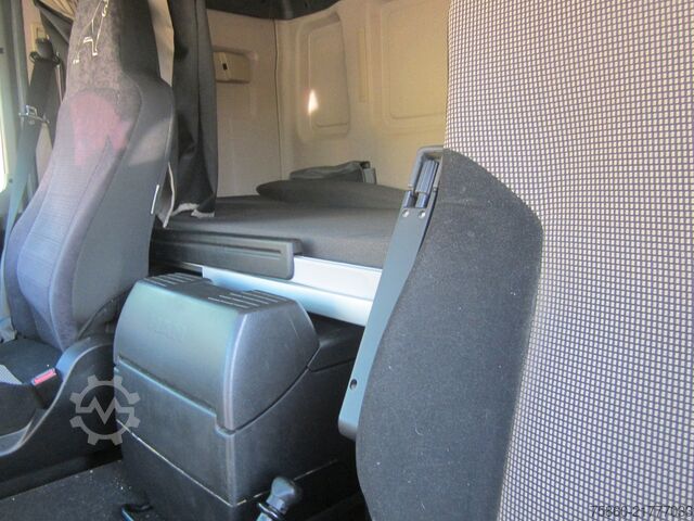 Platós teherautó ponyvával MAN TGL 8.220 Fernverkehr Standklima Standh.