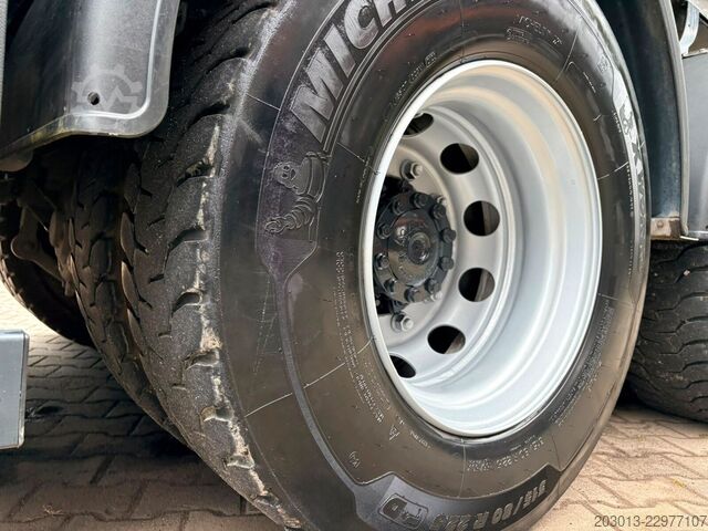 Camion malaxeur à béton MAN 35.400 8x4 BB CH Betonmischer Liebherr 9 m³