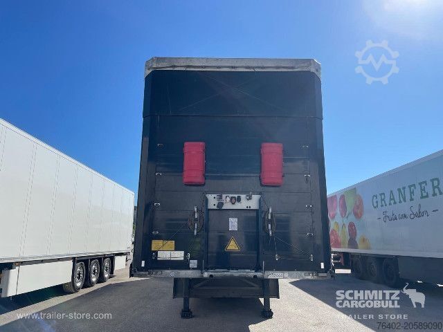 Öppen semitrailer med kapell Schmitz Cargobull Semitrailer Curtainsider Varios