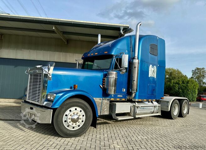 Tractora standard FREIGHTLINER Classic XL