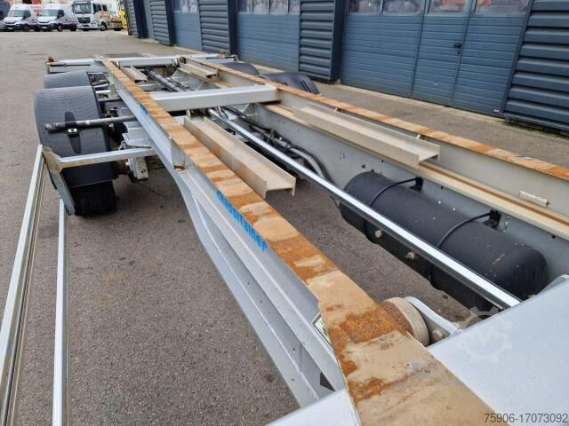 Semirremolque  PORTE CONTAINERS MULTIPOSITION