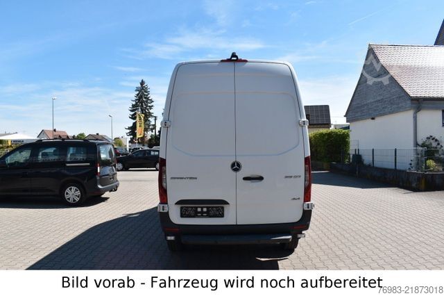 Panelová dodávka MERCEDES-BENZ Sprinter 316 CDI 4x4 7 G-Tronic Mixto L2H2 Navi
