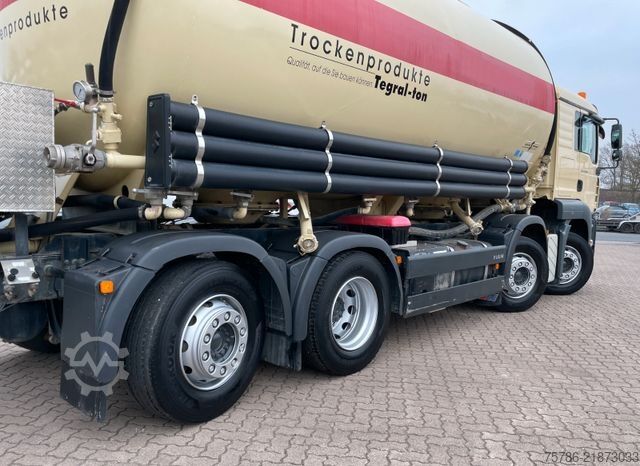 Tankbil MAN TGA 35.360 BL 8x2-4/ Spitzer Silo/ 23000 l/ AC