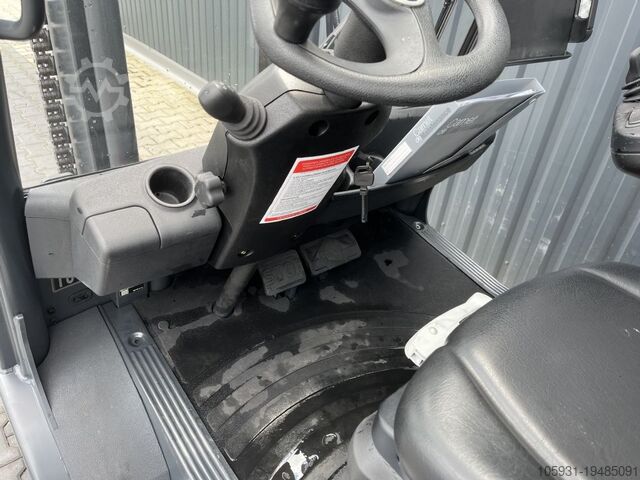 LPG-vorkheftruck Linde H25T-02