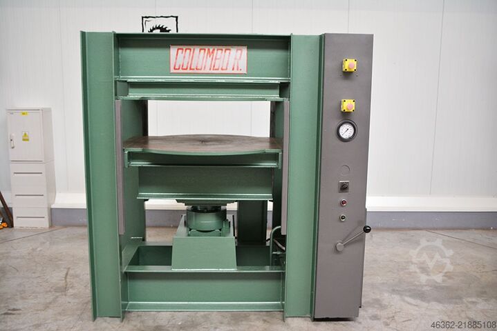 Hydraulische pers Agostino Colombo 