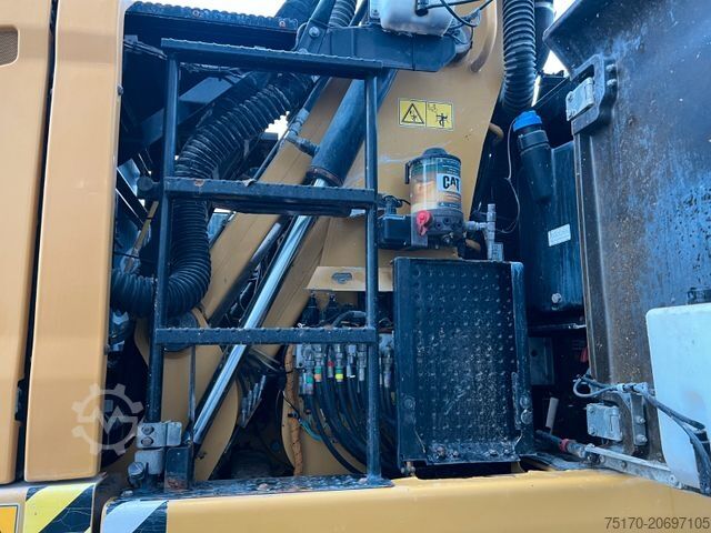 Mobile excavator CATERPILLAR MH3024 / MH 3024 / Greifer / 2018 / 10.735h