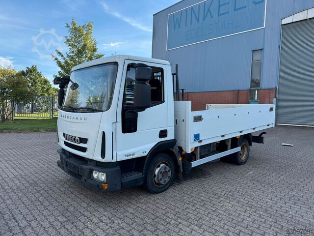 Pick-up bestelwagen IVECO 75E16 Pritsche mit Kran Fassi