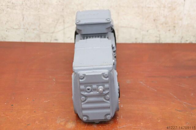 Motorreductor 0,55 kW 23 rpm SEW-Eurodrive KA37 DRS71M4/RS/TF/AL