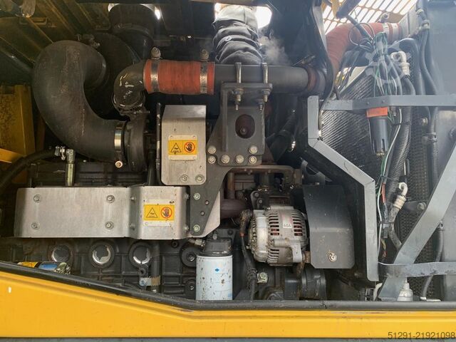 Carregadeira Komatsu WA250PZ-6