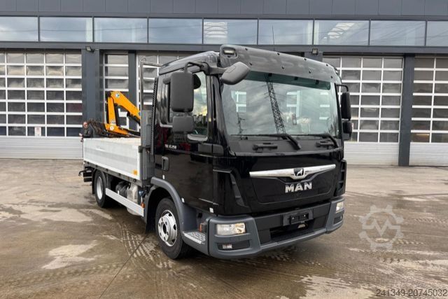 Grue montée sur camion MAN TGL 12.250 Effer 35/3