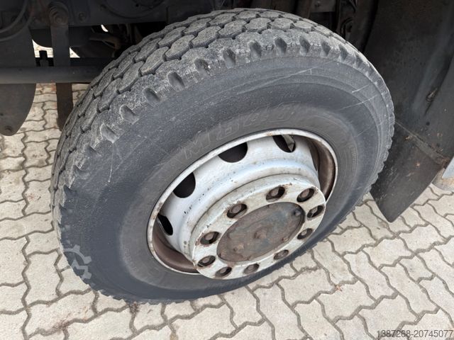 Ladbil med lad IVECO 140E28 4x4 / 109.467 KM / 1. Hand / Camper