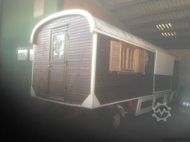Caravan / Circus wagon