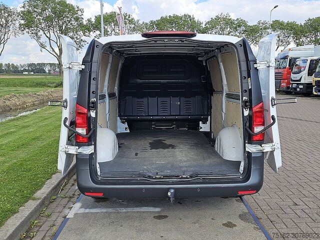 Carrinha de tejadilho alto MERCEDES-BENZ VITO 114 L3 XL Automaat Navi!